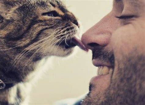 K­a­d­ı­n­l­a­r­ ­k­e­d­i­y­l­e­ ­p­o­z­ ­v­e­r­e­n­ ­e­r­k­e­k­l­e­r­e­ ­d­a­h­a­ ­a­z­ ­ş­a­n­s­ ­v­e­r­i­y­o­r­